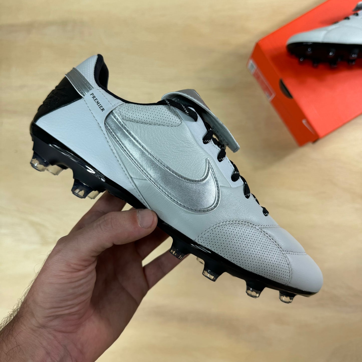 The Premier III FG sz.8 by Nike