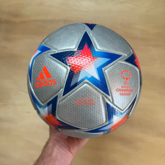 UEFA Women's Champions League 22 OMB by Adidas