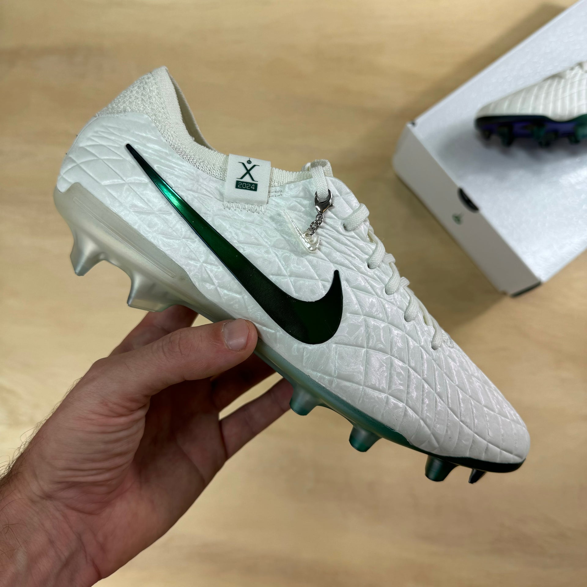 【新品未使用】NIKE TIEMPO LEGEND10 ELITEFG30周年 ナイキ ティエンポの30周年を記念したナイキ ティエンポ
