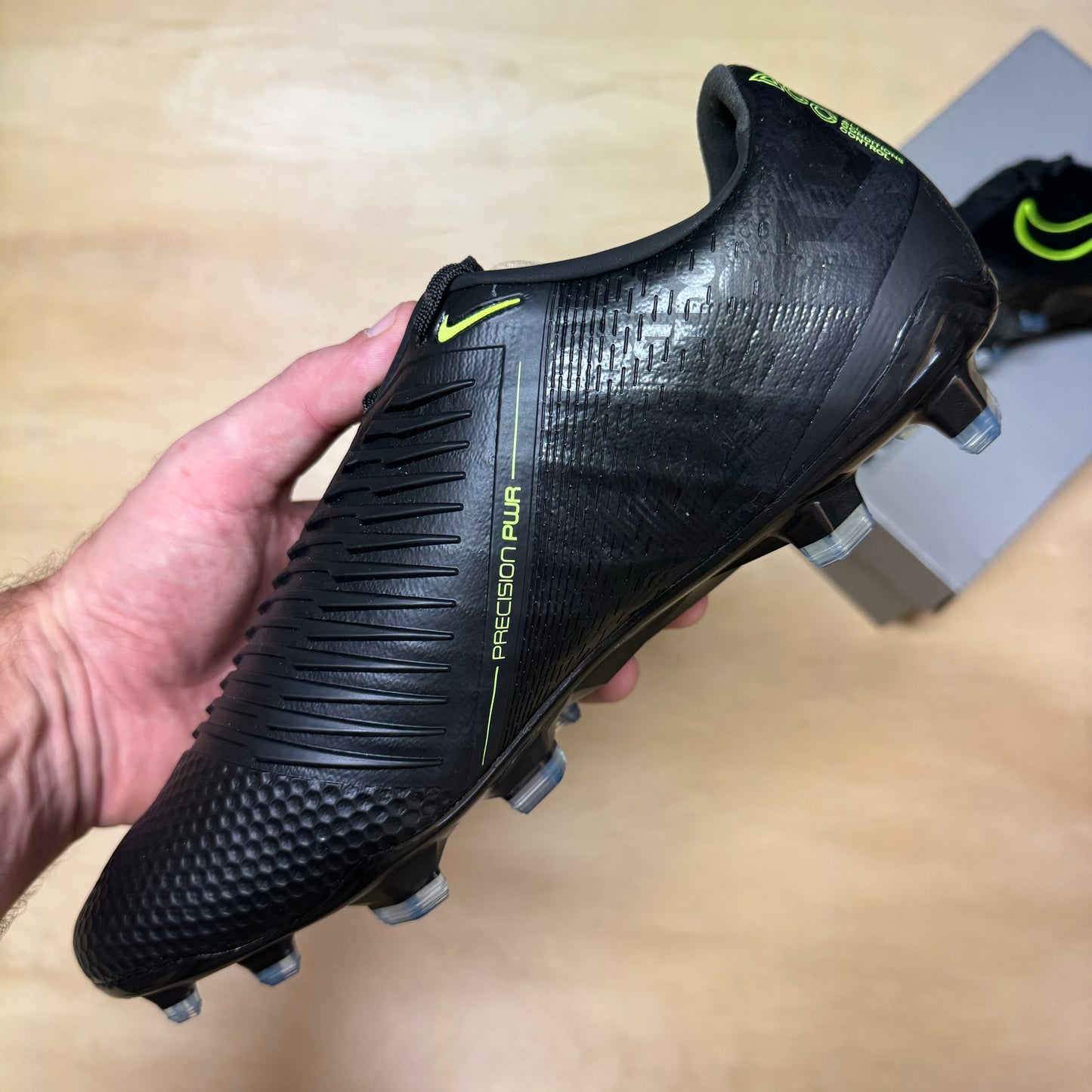 Phantom Venom Elite FG sz.8 by Nike